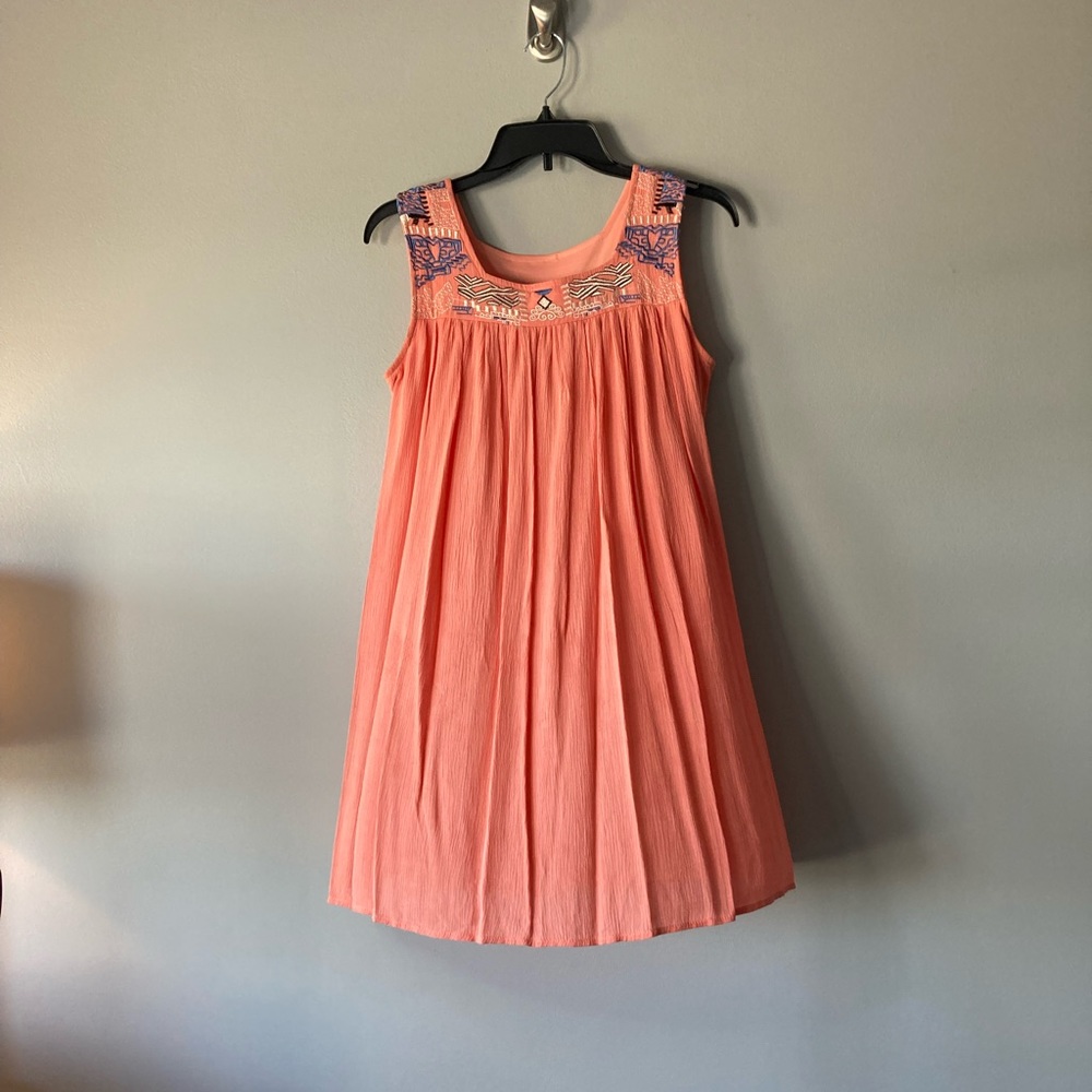 Boutique Dress Tribal Embroidery Coral Boho Sexy S. 
Beautiful and Flowy